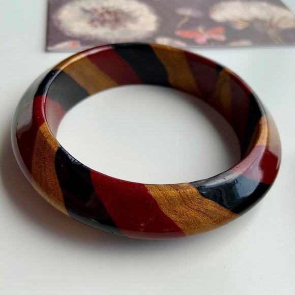 🛍️🛍️ Painted wood bracelet and earrings set - Picture 3 of 8